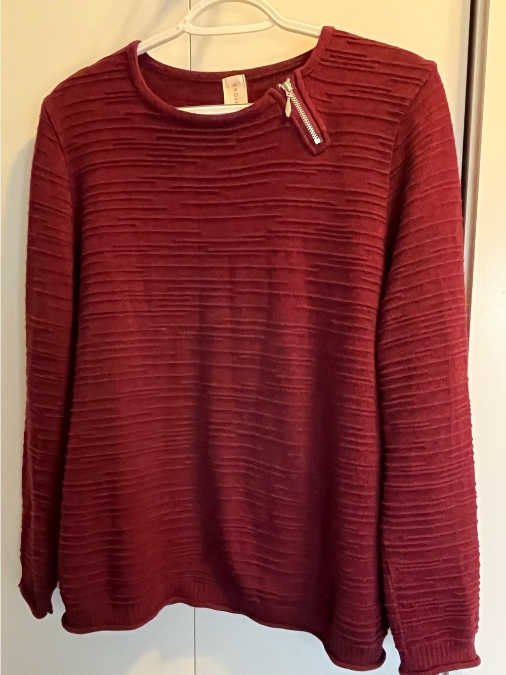Zip-Accent Textured Crewneck Sweater - Burgundy